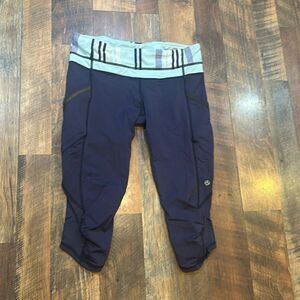 Lululemon Capri leggings 8 (5485)